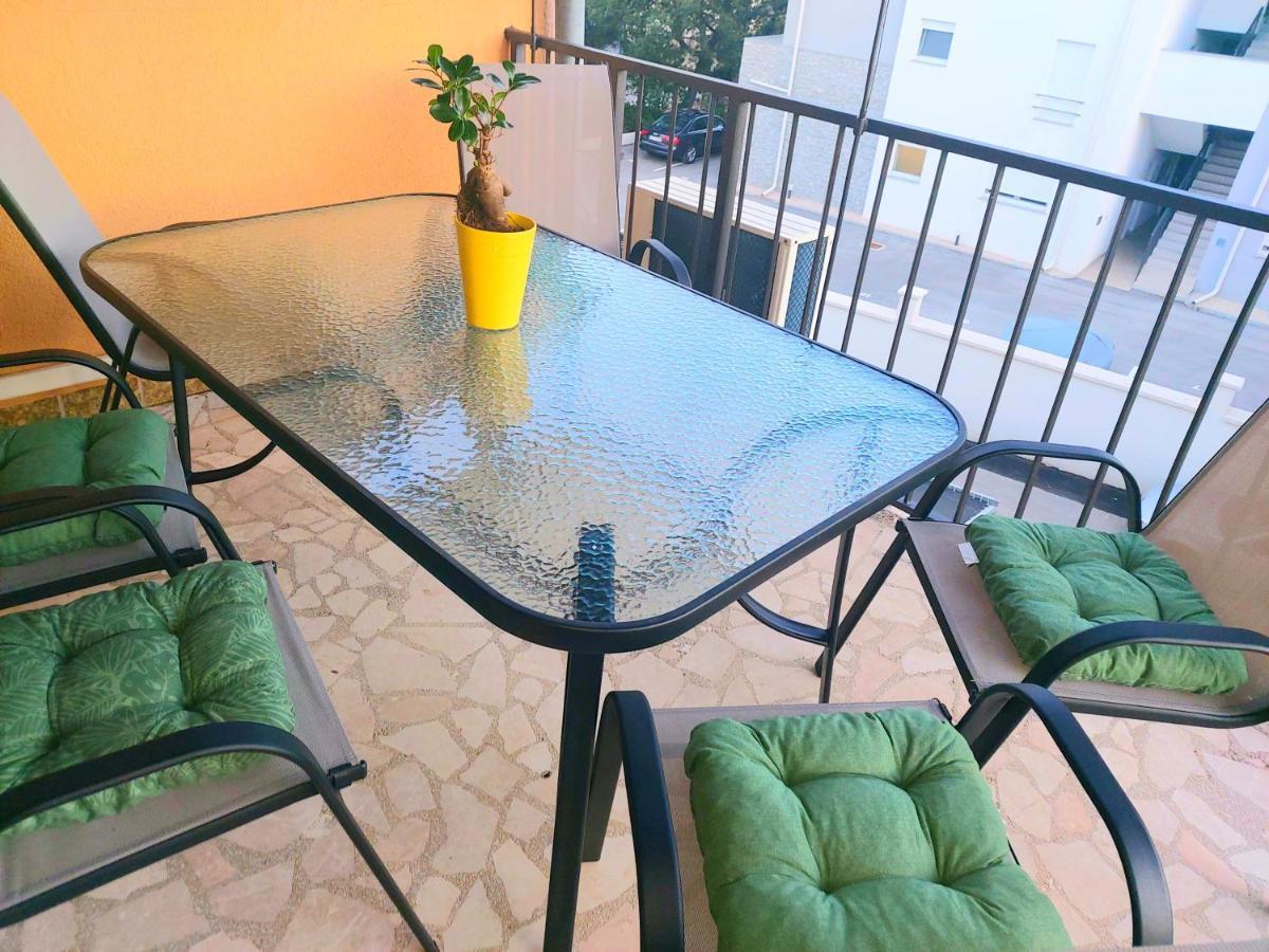 Apartman Arija-Pino Vodice Eksteriør bilde