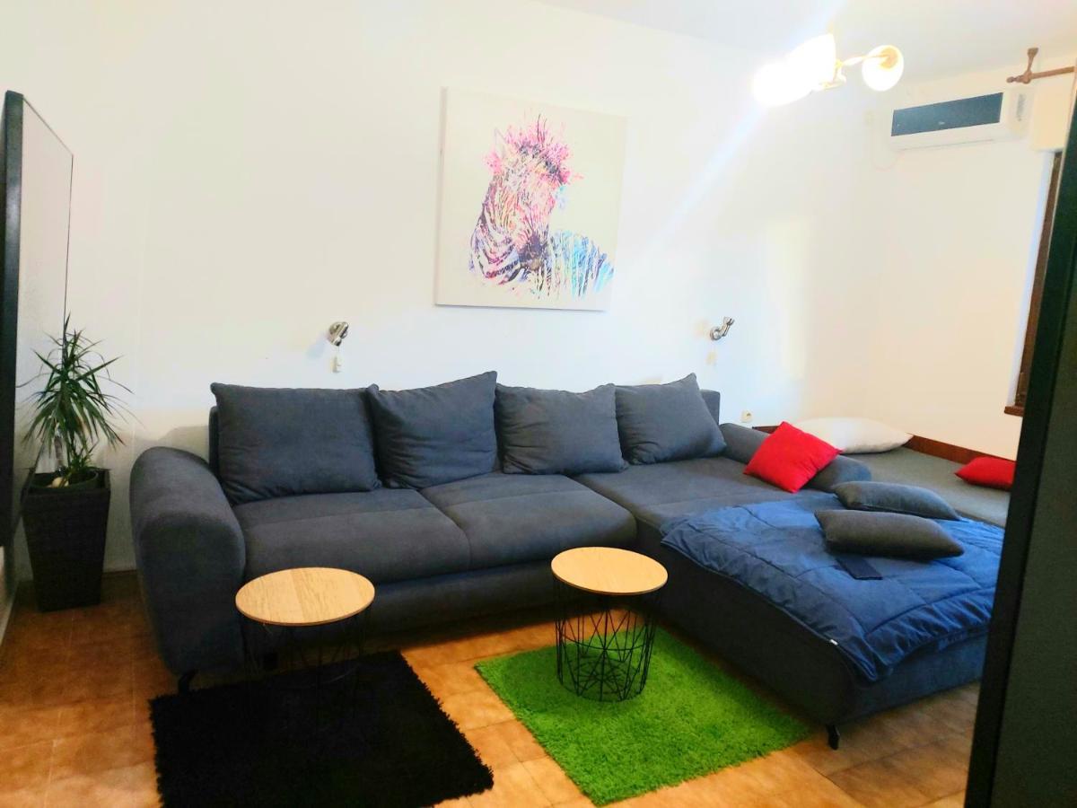 Apartman Arija-Pino Vodice Eksteriør bilde