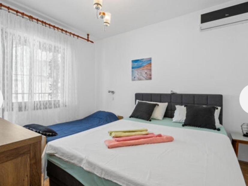 Apartman Arija-Pino Vodice Eksteriør bilde