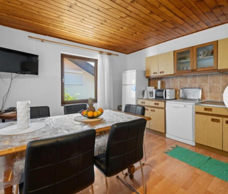 Apartman Arija-Pino Vodice Eksteriør bilde